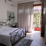 Ca La Terrazza - Dentro Il Borgo Storico B&B 그라다라
