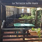 Oda ve Kahvaltı Ca La Terrazza - Dentro Il Borgo Storico 4*