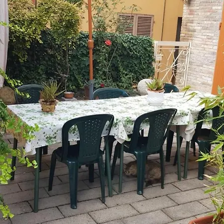 Ca La Terrazza - Dentro Il Borgo Storico 4* 그라다라