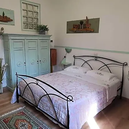 Ca La Terrazza - Dentro Il Borgo Storico Bed & Breakfast 4*